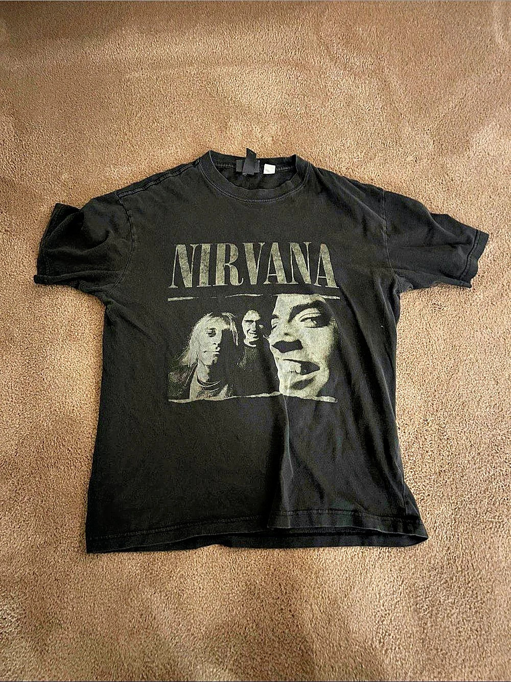 H&Medium Nirvana Graphic Tee Black Medium